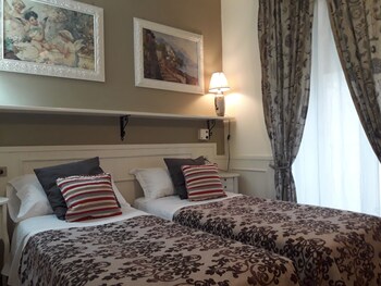 In-room safe, desk, iron/ironing board, free WiFi