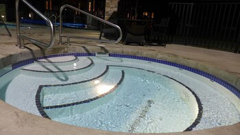 Outdoor spa bath