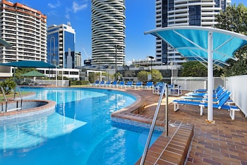 Indoor pool, 2 outdoor pools, pool loungers