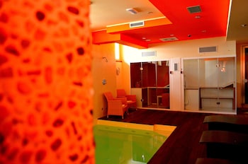 Bañera de hidromasaje en el interior