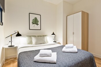 2 slaapkamers, verduisterende gordijnen, een strijkplank/strijkijzer