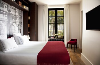 Premium bedding, minibar, in-room safe, desk