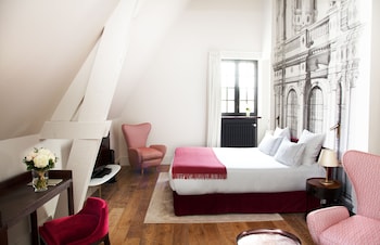 Premium bedding, minibar, in-room safe, desk
