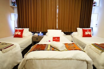 Desk, rollaway beds, free WiFi, linens