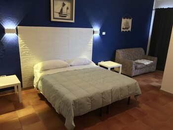 Una scrivania, ferro/asse da stiro, Wi-Fi gratuito