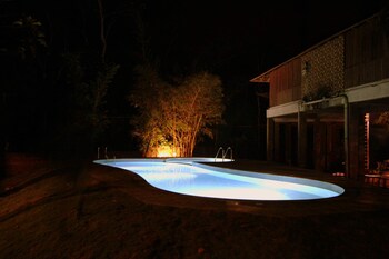 2 outdoor pools