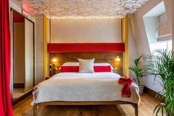 Down comforters, pillowtop beds, minibar, in-room safe