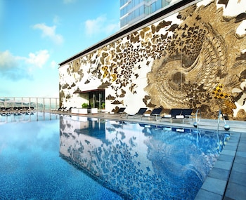 Outdoor pool, pool umbrellas, sun loungers