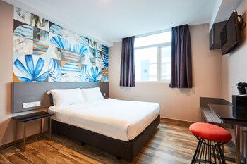 Iron/ironing board, free WiFi, linens
