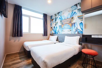 Iron/ironing board, free WiFi, linens