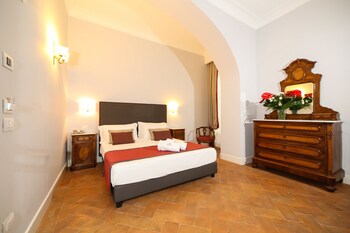 Biancheria da letto di alta qualità, copriletto in piuma, minibar
