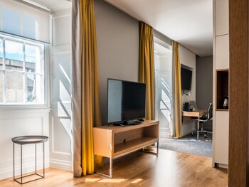 Premium bedding, pillow top beds, in-room safe, desk