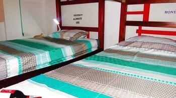 Minibar, caja fuerte, tabla de planchar con plancha y wifi gratis