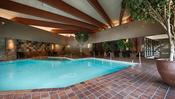Una piscina cubierta