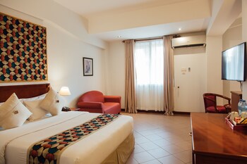 Minibar, in-room safe, desk, blackout curtains
