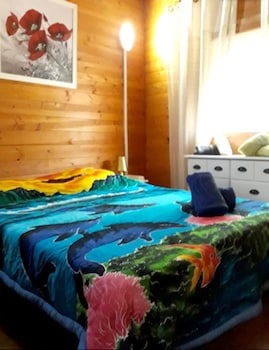 2 bedrooms, iron/ironing board, free WiFi