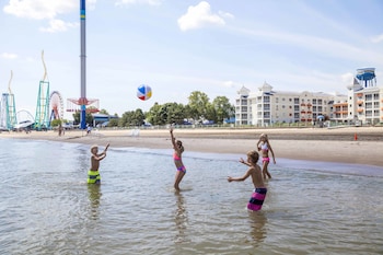 Beach nearby, sun loungers, beach umbrellas