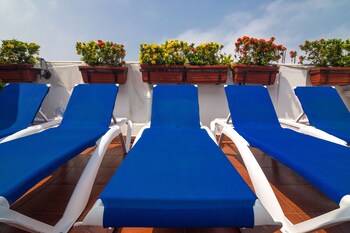 Una piscina cubierta