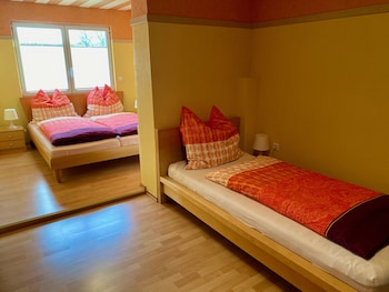 2 Schlafzimmer, Bügeleisen/Bügelbrett, Babybetten, Internetzugang