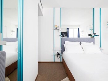 Bureau, chambres insonorisées, Wi-Fi gratuit, draps fournis