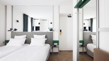 Bureau, chambres insonorisées, Wi-Fi gratuit, draps fournis