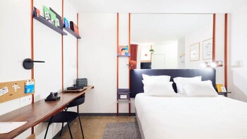 Bureau, chambres insonorisées, Wi-Fi gratuit, draps fournis