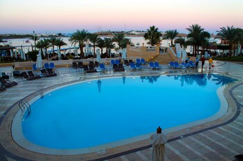 3 outdoor pools, pool umbrellas