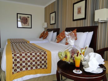 In-room safe, blackout drapes