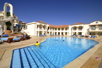 3 outdoor pools, pool umbrellas
