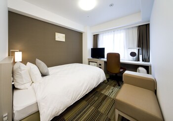 Premium bedding, down comforters, pillowtop beds, individually decorated