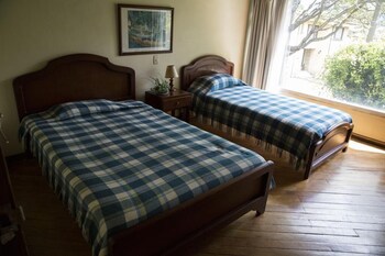 In-room safe, desk, iron/ironing board, free WiFi