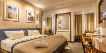 Premium bedding, minibar, in-room safe, desk