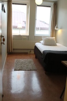 Skrivbord, strykjärn/strykbräda, extrasängar och gratis wi-fi