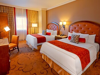 Pillowtop beds, in-room safe, desk, iron/ironing board