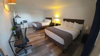 Iron/ironing board, free WiFi, linens