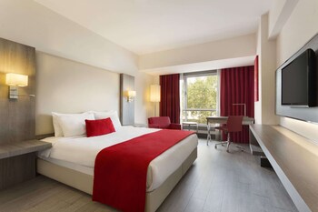 Ropa de cama de alta calidad, minibar, caja fuerte