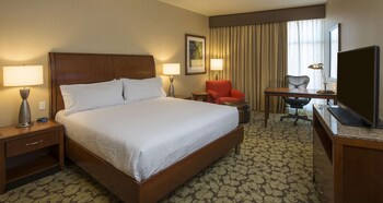 In-room safe, free WiFi, linens