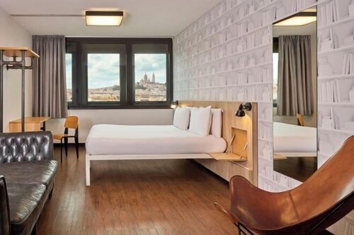 1 bedroom, blackout drapes, soundproofing, iron/ironing board