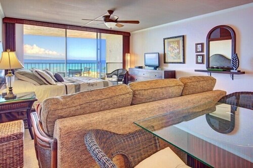 Studio | Living area | DVD player