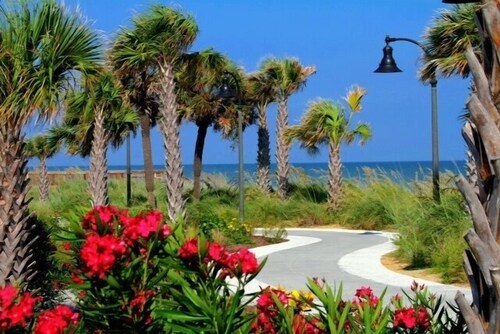Condo, 3 Bedrooms | Property grounds